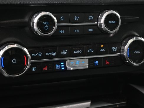 Used 2024 Ford F250 Limited AWD/4WD image 45