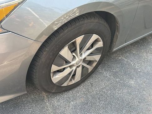 Used 2020 Nissan Altima 2.5 S FWD image 4