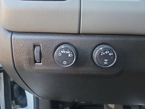 Used 2022 Chevrolet Colorado W/T w/ WT Convenience Package AWD/4WD image 18