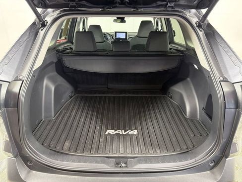 Used 2025 Toyota RAV4 XLE FWD image 19