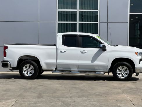 Used 2023 Chevrolet Silverado 1500 LT AWD/4WD image 3