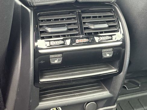 Used 2019 BMW 530i xDrive image 17