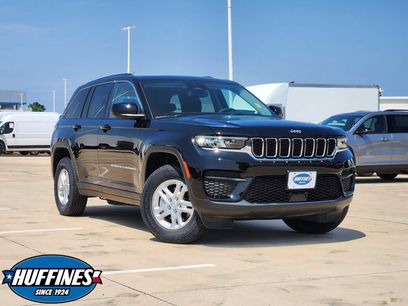 Used 2023 Jeep Grand Cherokee Laredo w/ Luxury Tech Group I