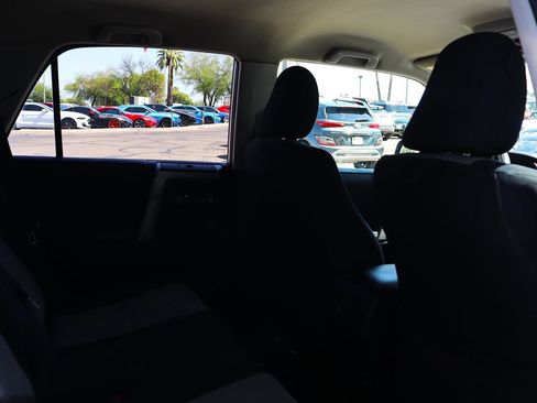 Used 2014 Toyota 4Runner SR5 AWD/4WD image 28