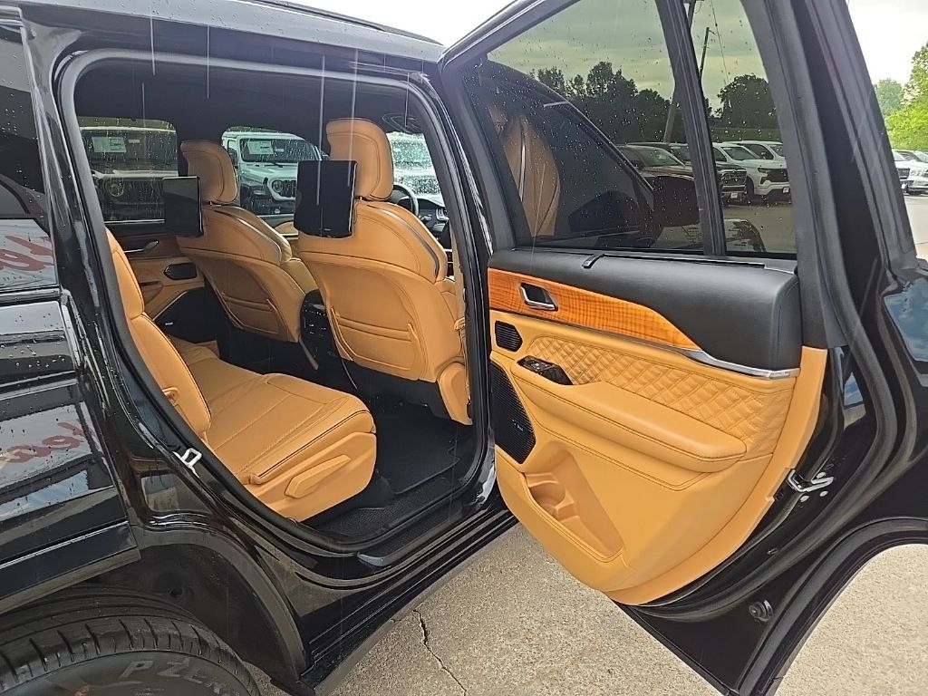 Used 2024 Jeep Grand Cherokee L Summit AWD/4WD image 86
