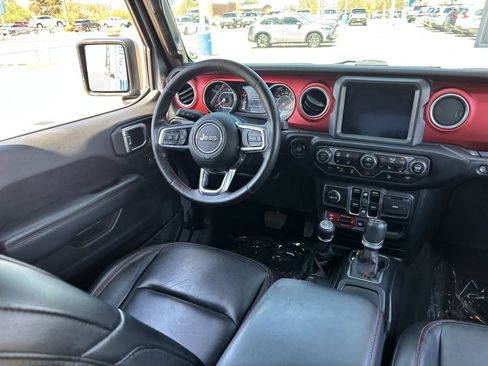 Used 2019 Jeep Wrangler Unlimited Rubicon AWD/4WD image 12