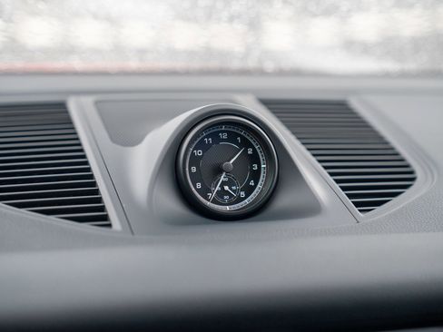 New 2026 Porsche Macan image 17