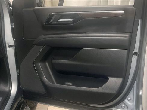 Used 2025 Chevrolet Tahoe LT image 12