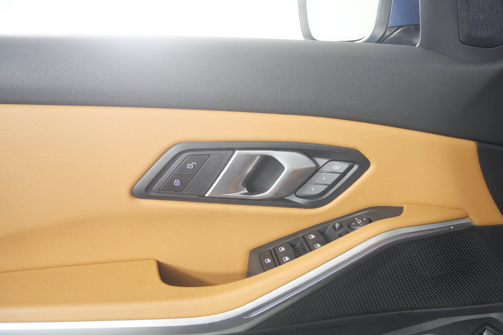 Certified 2026 BMW 330i Sedan RWD image 9