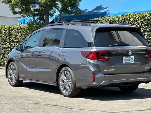 New 2026 Honda Odyssey Touring image 6