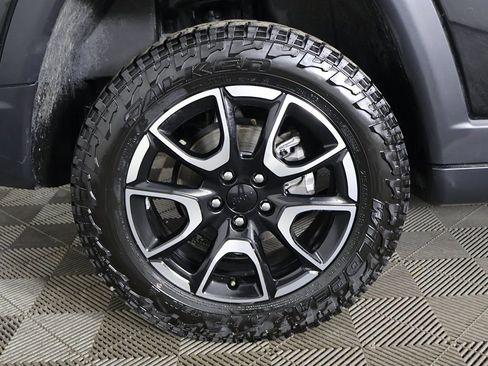 Used 2024 Jeep Compass Trailhawk image 19