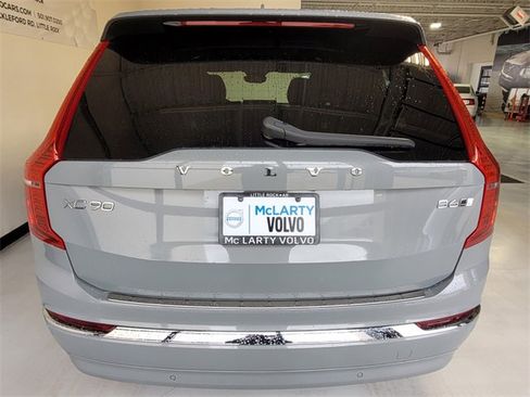 Certified 2024 Volvo XC90 B6 Ultimate w/ Lounge Package image 5