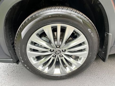 Used 2026 Toyota Highlander Platinum AWD/4WD image 26