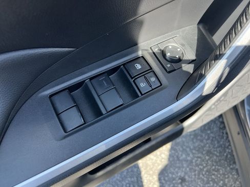 Used 2022 Toyota RAV4 LE AWD/4WD image 15