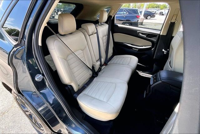 Used 2022 Ford Edge SE w/ Black Appearance Package AWD/4WD image 25