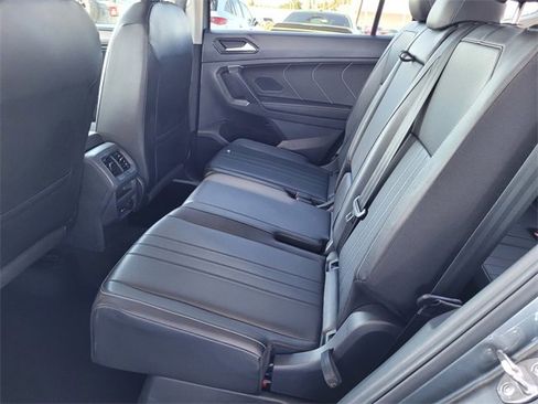 Used 2024 Volkswagen Tiguan SE image 16
