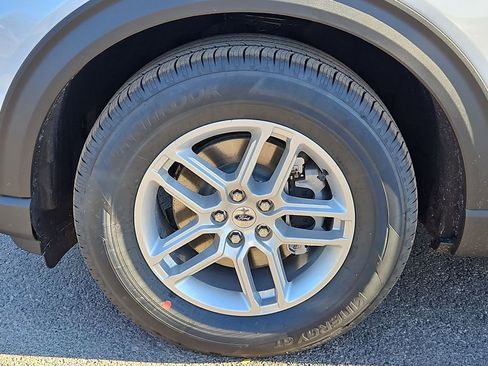 New 2026 Ford Explorer Active w/ Active Comfort Package image 17