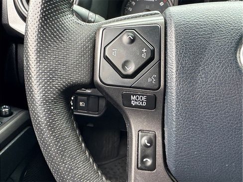 Used 2018 Toyota Tacoma TRD Sport w/ Technology Package RWD image 13