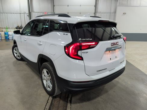 Used 2018 GMC Terrain SLE w/ Infotainment Package I AWD/4WD image 4