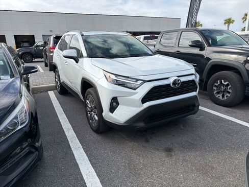 Used 2025 Toyota RAV4 XLE Premium image 1