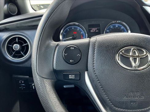 Used 2017 Toyota Corolla LE FWD image 11