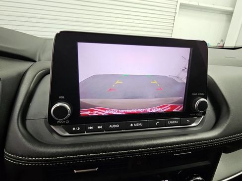 Used 2025 Nissan Rogue SV AWD/4WD image 17