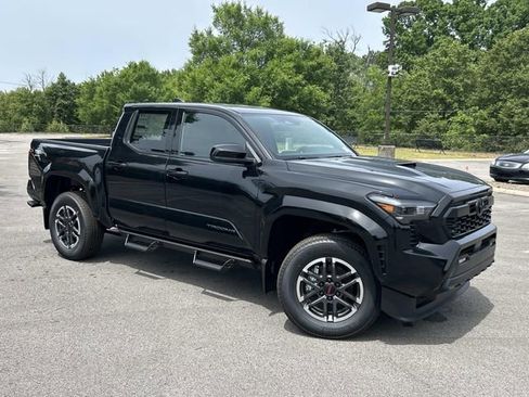 New 2026 Toyota Tacoma TRD Sport AWD/4WD image 2