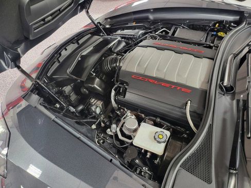 Used 2018 Chevrolet Corvette Stingray Coupe w/ Carbon Flash Badge Package image 30