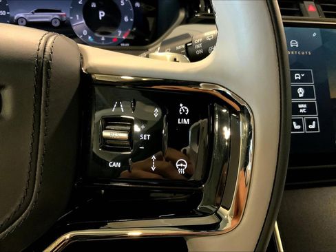 Used 2026 Land Rover Range Rover Velar Dynamic SE image 24