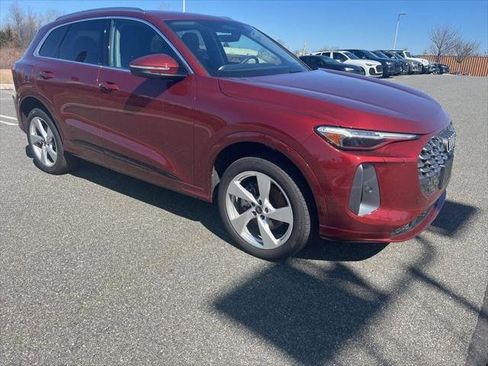 Certified 2025 Audi Q5 2.0T Premium Plus w/ Premium Plus image 3