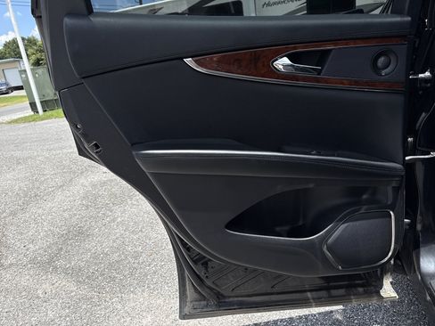 Used 2019 Lincoln Nautilus Reserve FWD image 34