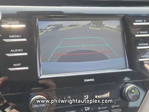 Used 2020 Toyota Camry SE FWD image 20