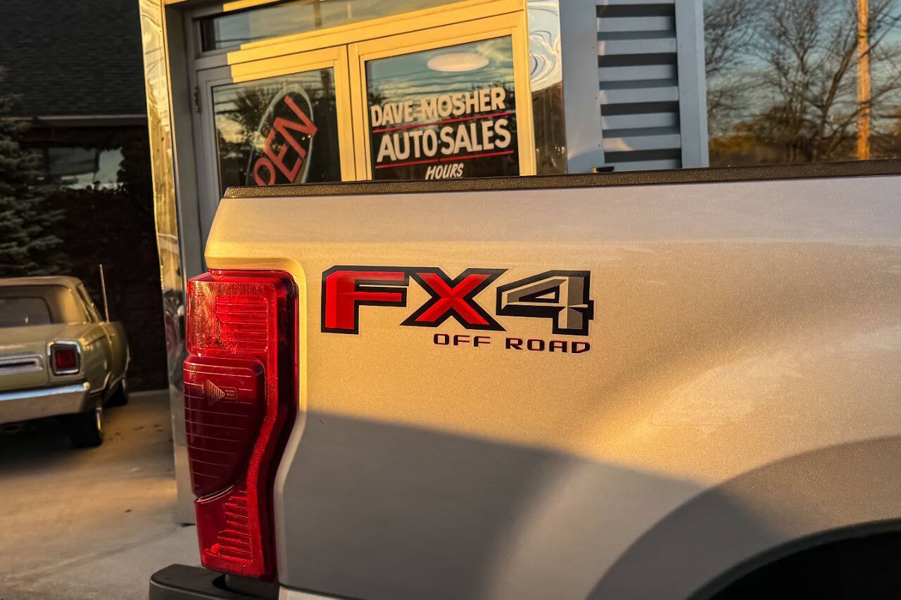 Used 2020 Ford F350 XLT w/ XLT Premium Package AWD/4WD image 16