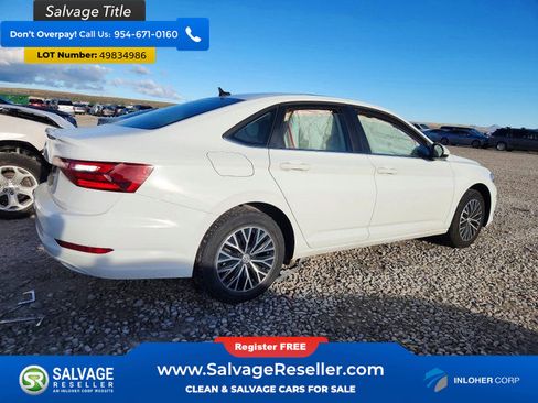 Used 2021 Volkswagen Jetta SE w/ SE Cold Weather Package FWD image 4