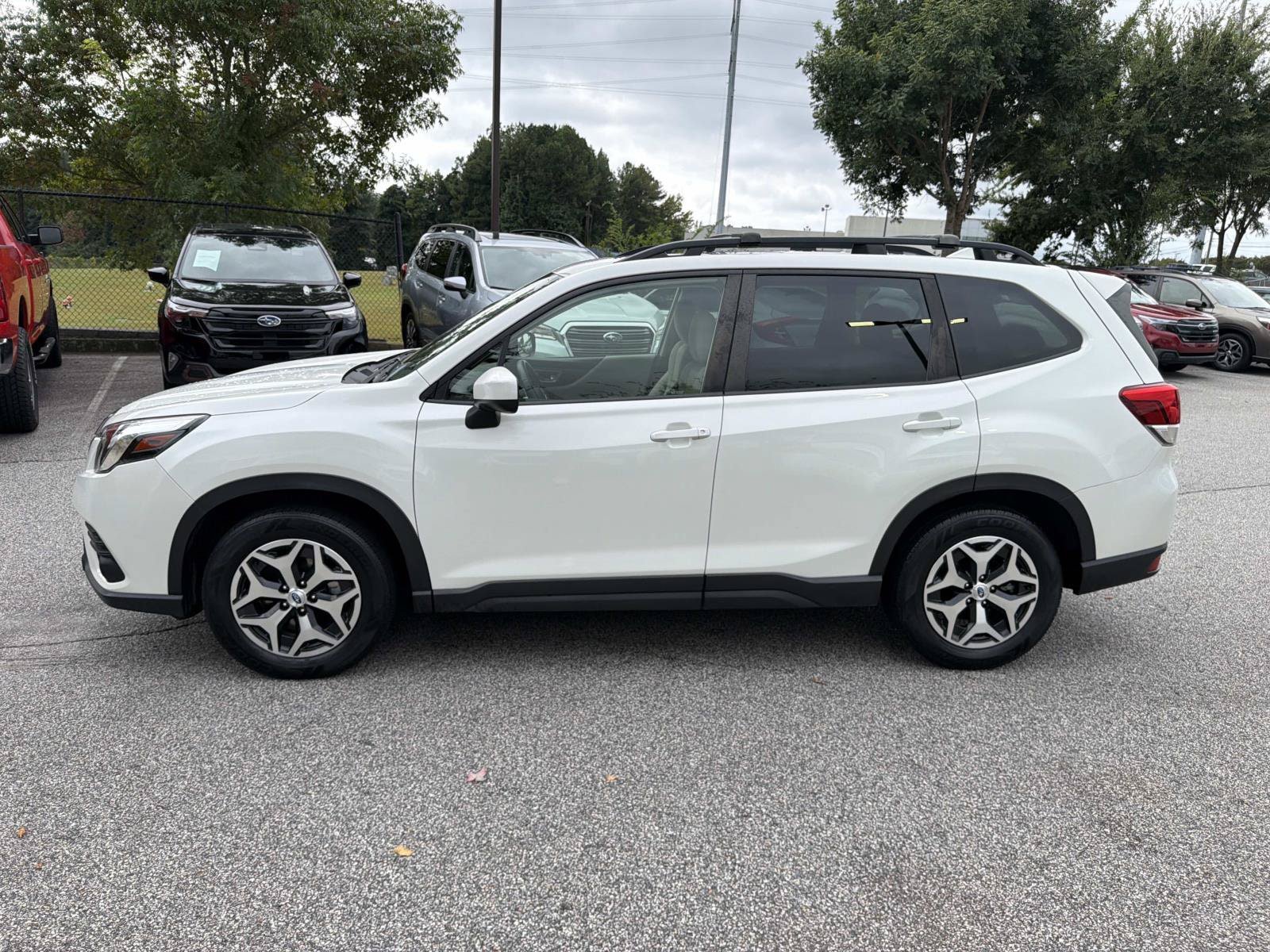 Used 2023 Subaru Forester Premium AWD/4WD image 6
