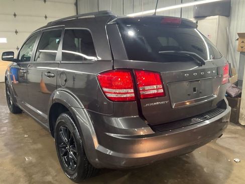 Used 2020 Dodge Journey SE w/ SE Popular Equipment Group FWD image 10