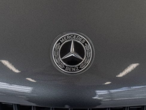 Used 2025 Mercedes-Benz GLE 450e 4MATIC image 5