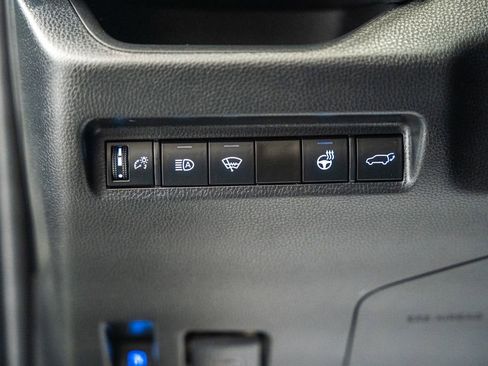 Used 2022 Toyota RAV4 XLE Premium AWD/4WD image 45