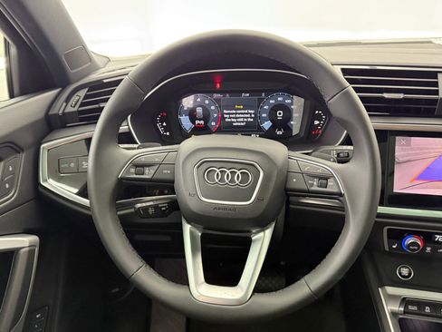 Used 2025 Audi Q3 2.0T Premium w/ Convenience Package AWD/4WD image 17