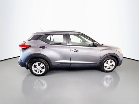 Used 2019 Nissan Kicks S image 11