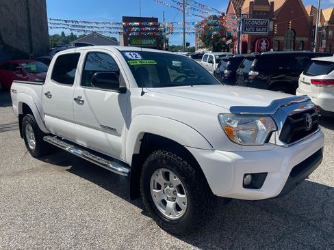 Used 2012 Toyota Tacoma 4x4 Double Cab w/ TRD Off-Road Pkg image 3