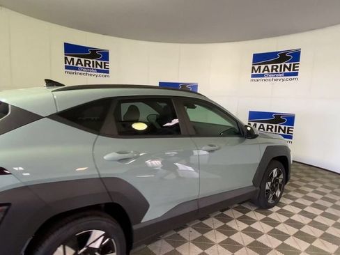 Used 2025 Hyundai Kona SEL FWD image 2