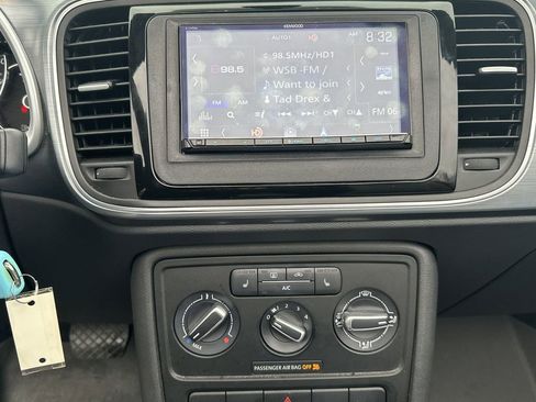 Used 2016 Volkswagen Beetle 1.8T Denim image 25