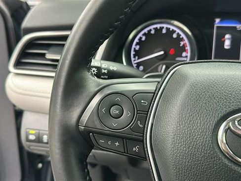 Used 2020 Toyota Camry SE w/ Carpet Mat Package FWD image 15