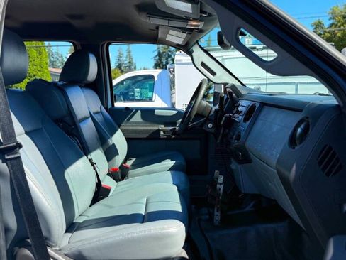 Used 2016 Ford F550 4x4 Crew Cab Super Duty w/ Power Equipment Group image 19