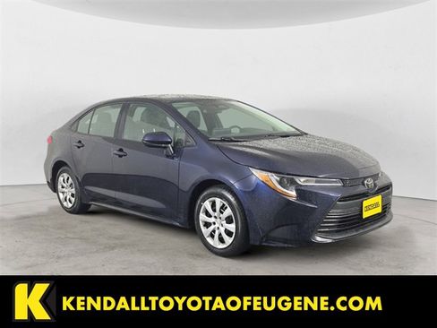 Used 2023 Toyota Corolla LE image 7