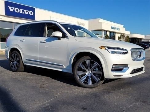 Certified 2025 Volvo XC90 T8 Plus w/ Protection Package Premier image 17