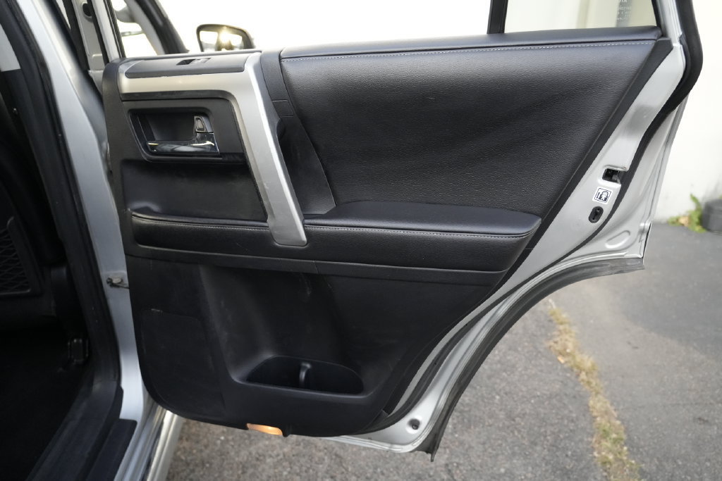 Used 2016 Toyota 4Runner Limited AWD/4WD image 37