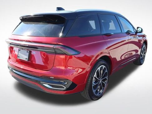 New 2025 Lincoln Nautilus Reserve image 3