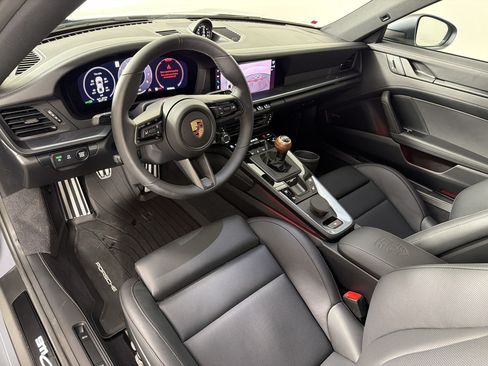 Certified 2025 Porsche 911 Carrera T RWD image 4